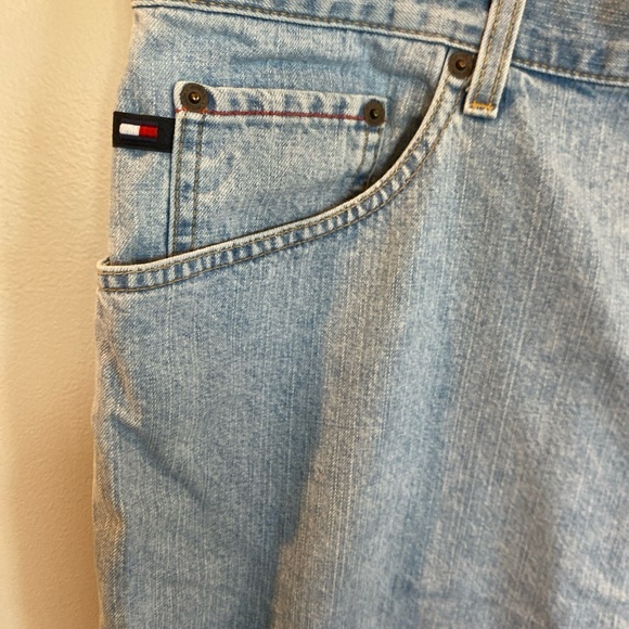 Vintage 90’s Tommy Hilfiger Jean Shorts Men’s Size 42 Jorts Light Wash Y2K - Picture 3 of 7